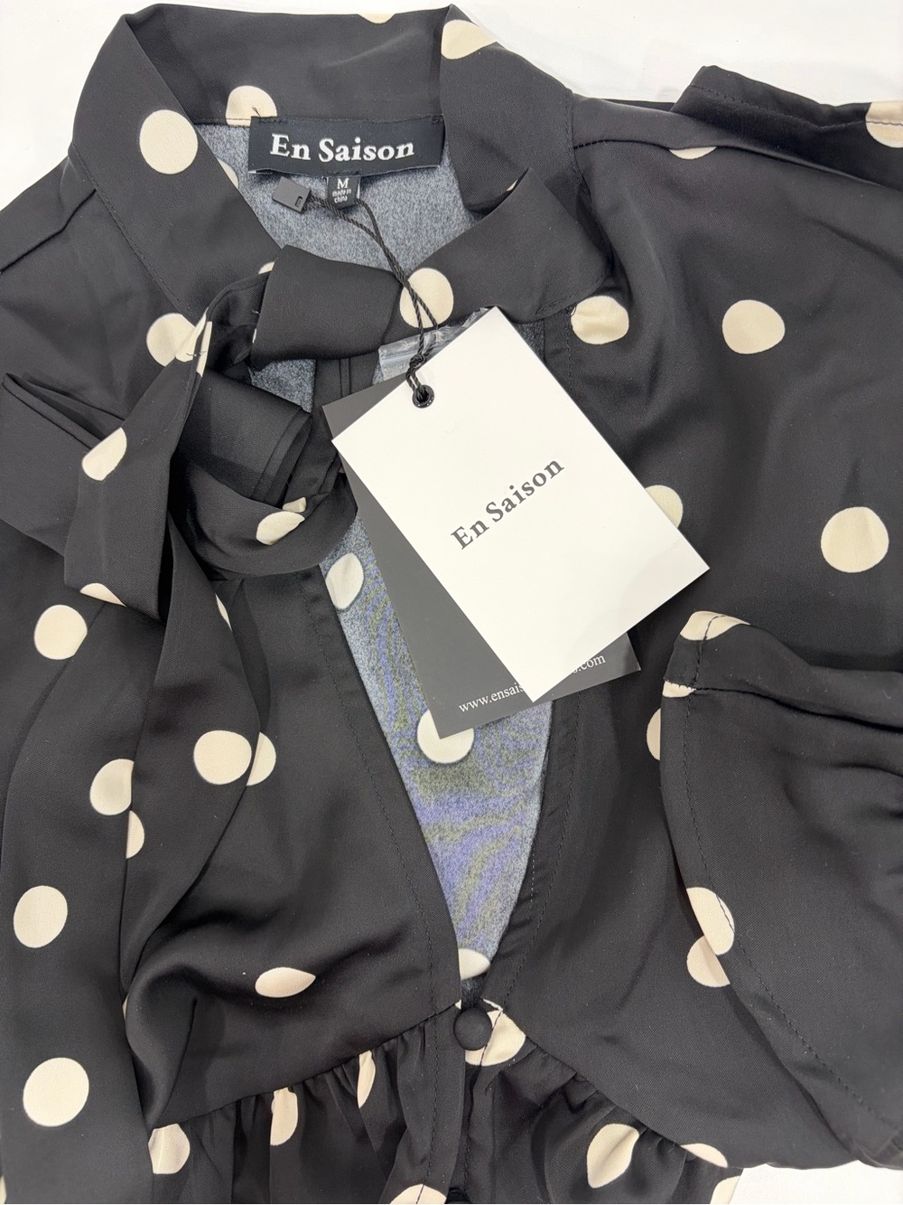 NWT En Saison Floretta Playful Polka
Dots Long Sleeve Bow Tie Blouse - Picture 6 of 7